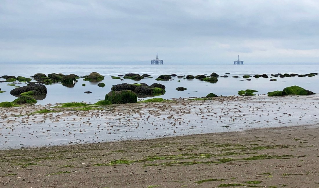 Low tide: running along the beach on the Fife Coastal Path 